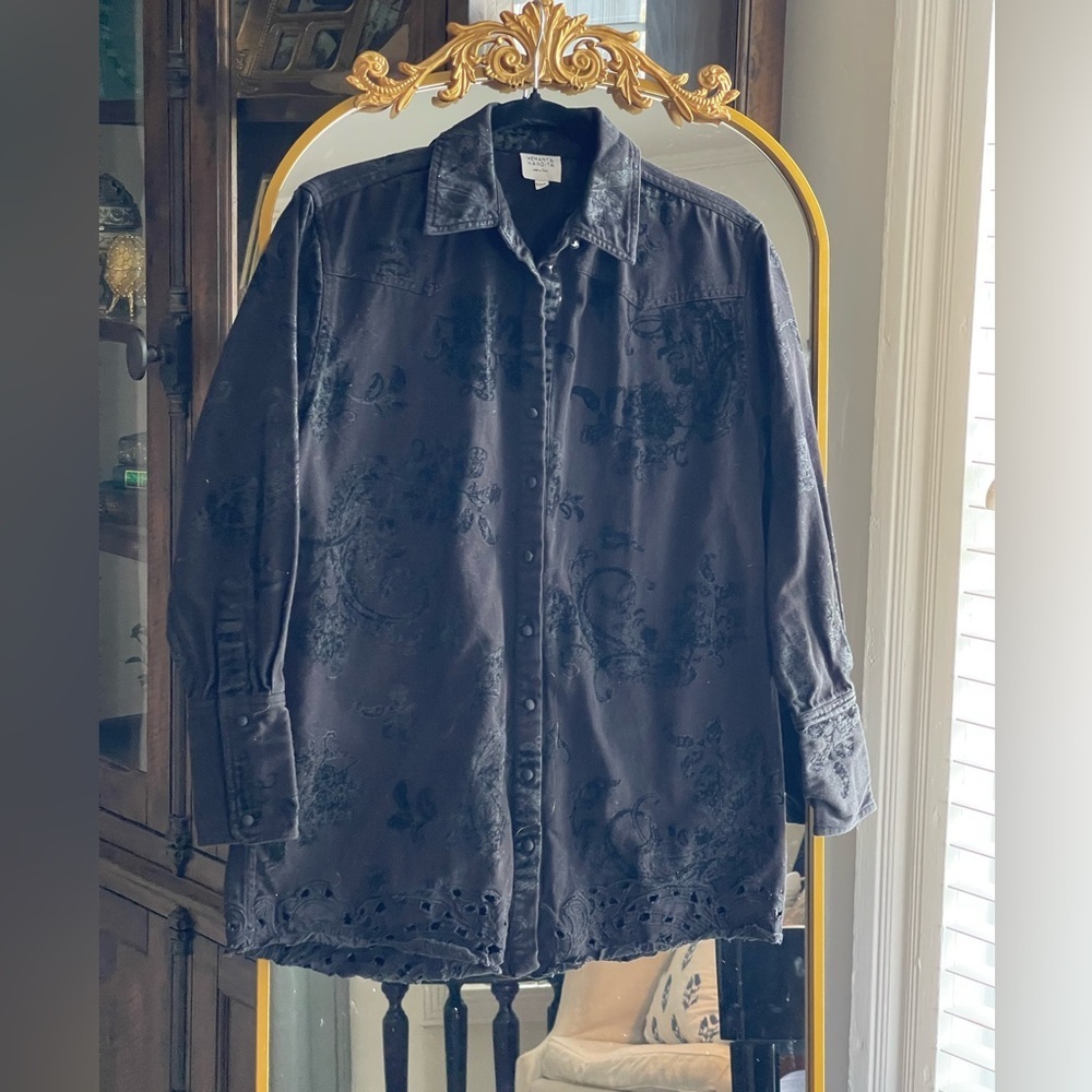HEMANT & NANDITA Black 100% Cotton Velvet Floral Appliqué Button Up